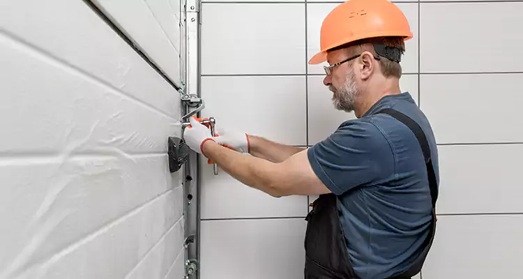 Emergency Garage Door Repair in Navarre, FL