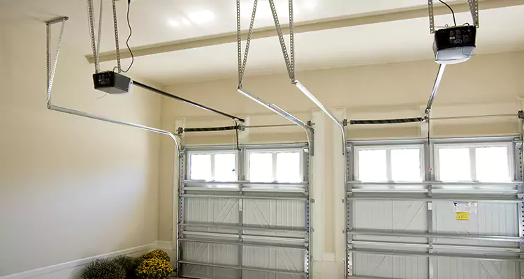 Residential Emergency Garage Door Repair in Navarre, FL